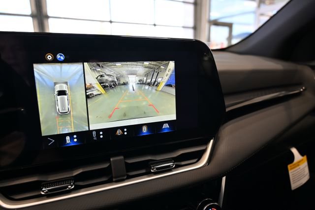 New 2026 Chevrolet Equinox LT w/ Convenience Package II FWD image 16