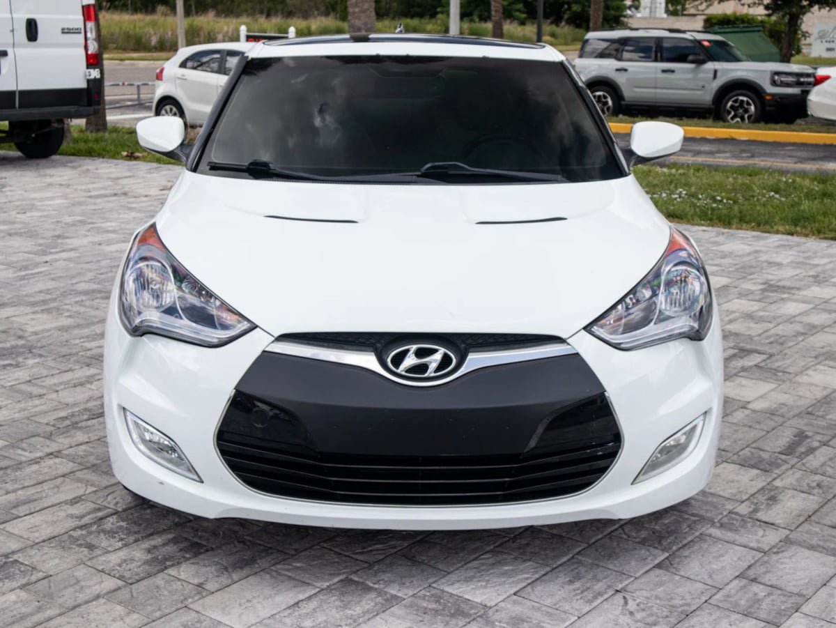 Used 2013 Hyundai Veloster w/ Style Pkg FWD image 2