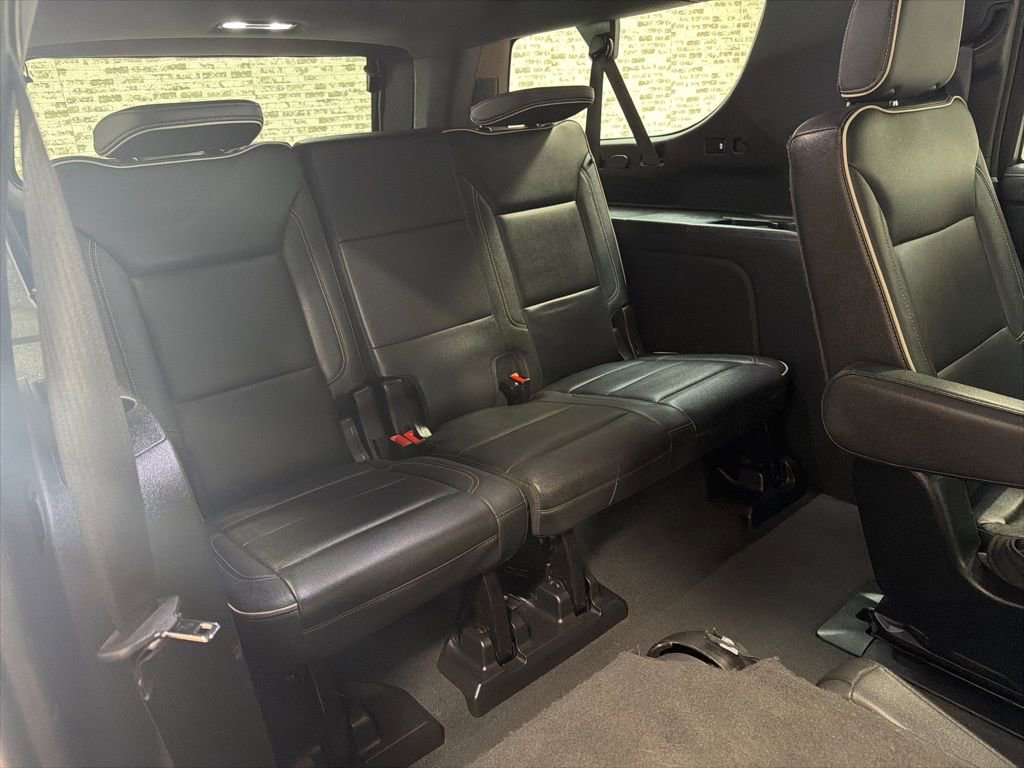 Used 2023 Chevrolet Suburban Premier image 13