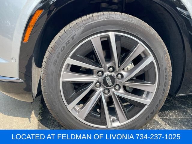 Used 2026 Cadillac Vistiq Sport w/ LPO, Floor Liner Package AWD/4WD image 5