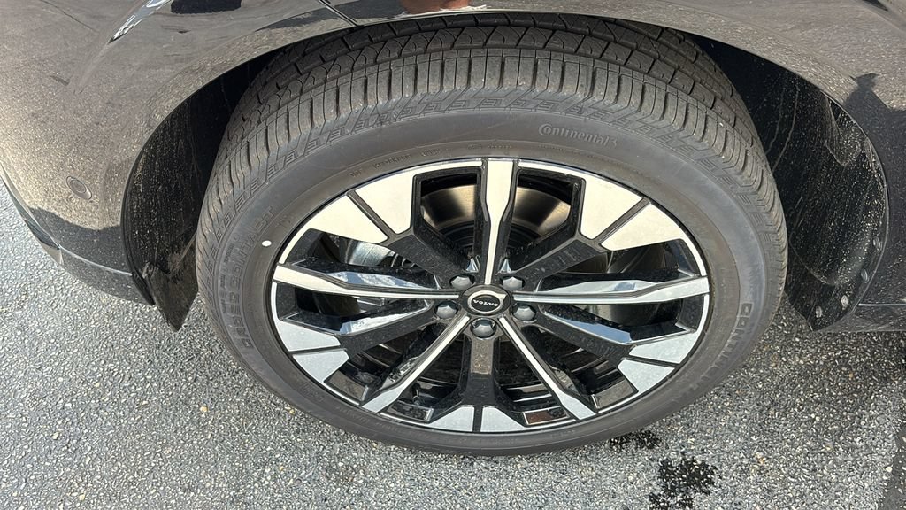 New 2026 Volvo XC60 B5 Plus w/ Protection Package Premier AWD/4WD image 32