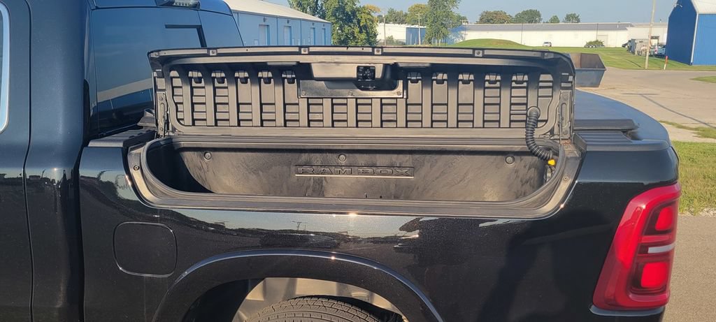Used 2025 RAM 1500 Tungsten AWD/4WD image 10
