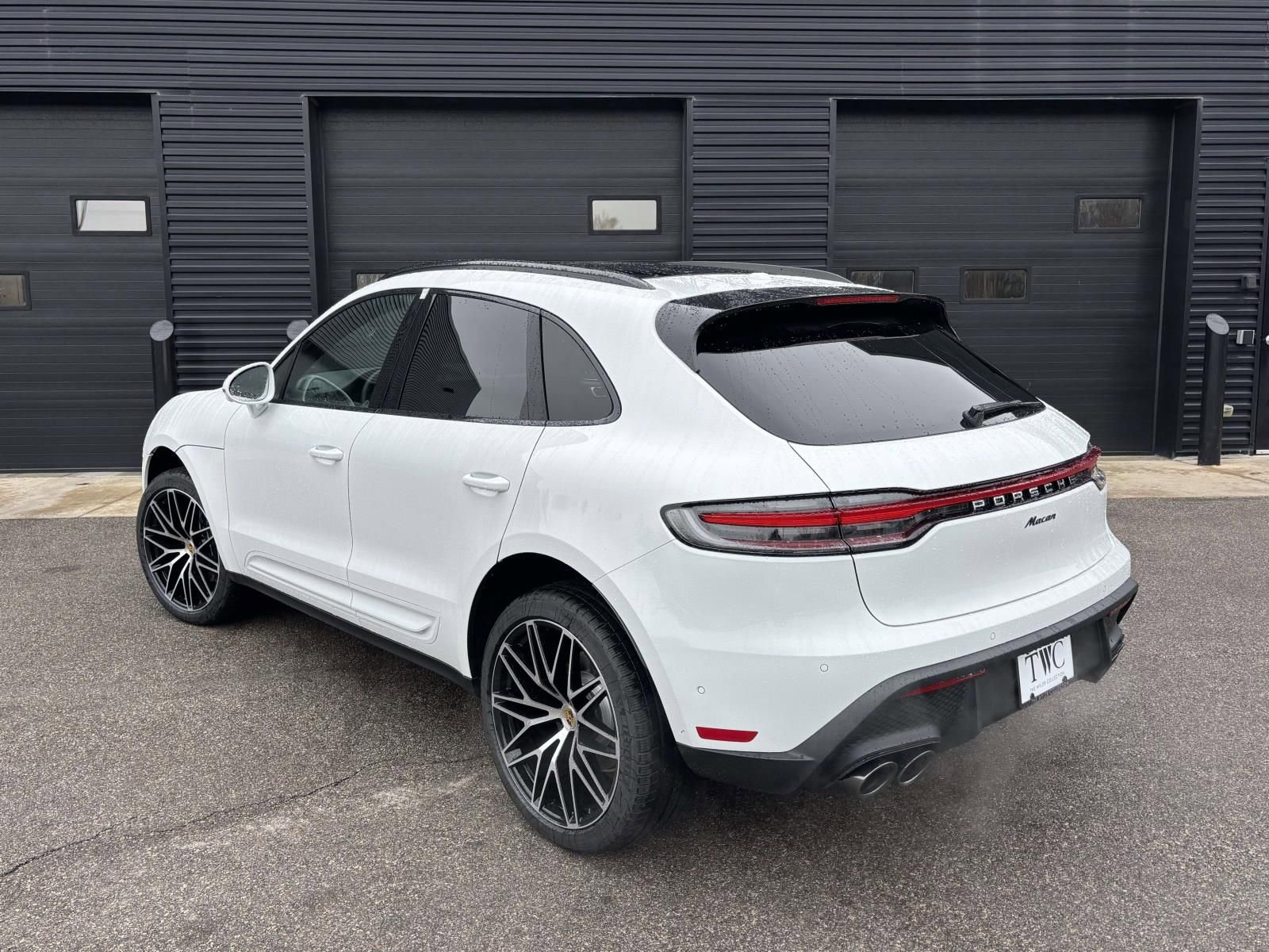 New 2026 Porsche Macan AWD/4WD image 8