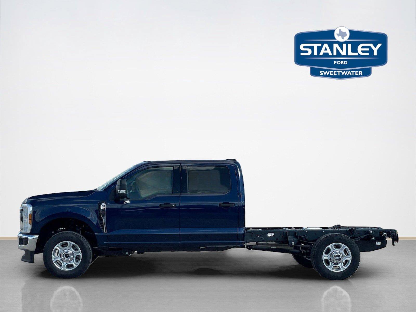 New 2027 Ford F350 XLT w/ XLT Value Package AWD/4WD image 4