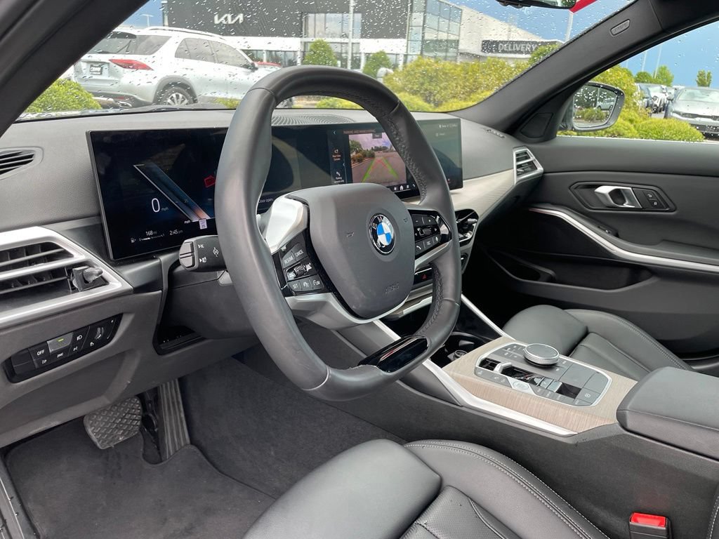 Used 2025 BMW 330i xDrive Sedan AWD/4WD image 9
