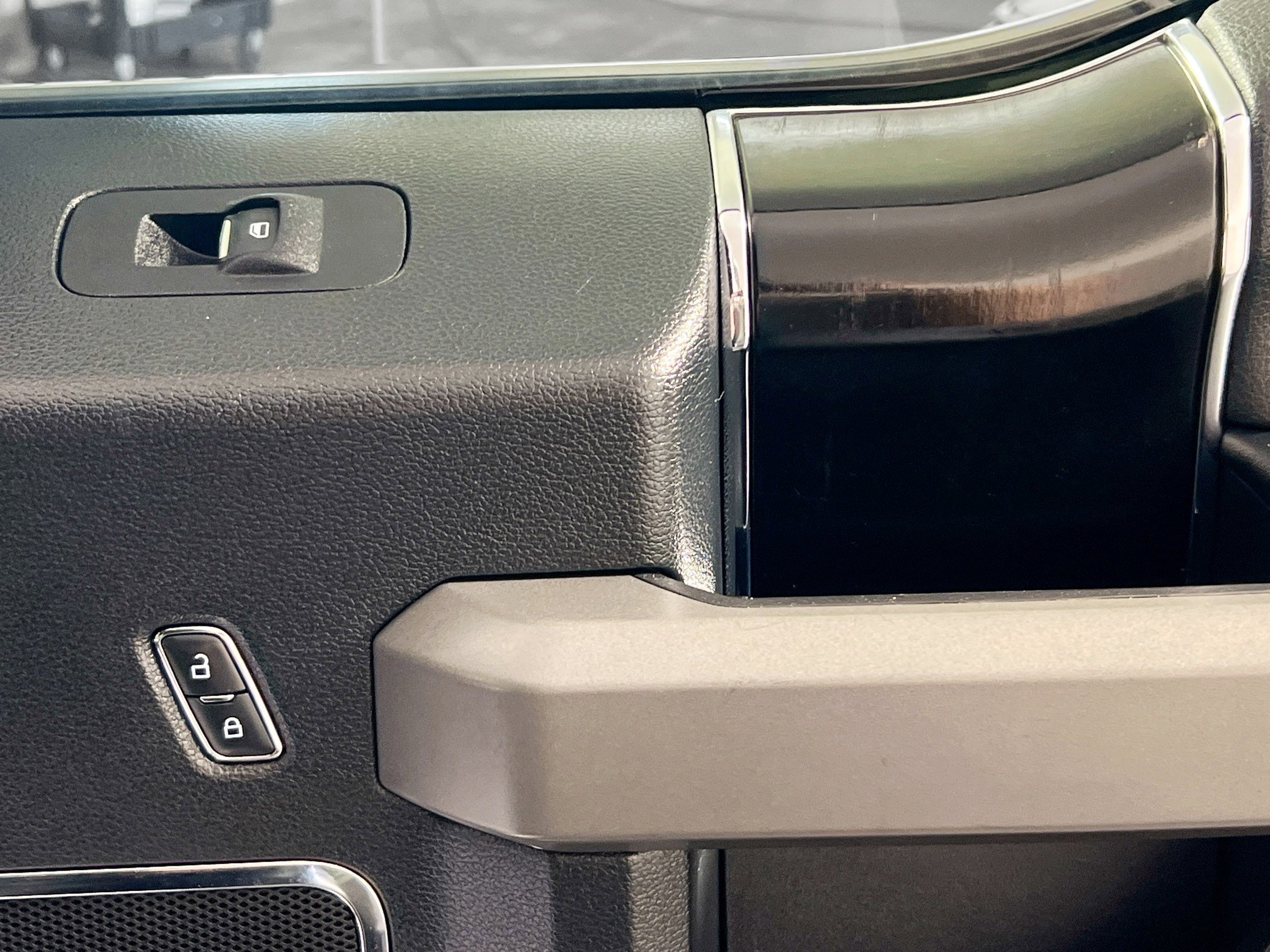 Used 2019 Ford F450 Platinum w/ Platinum Ultimate Package image 32