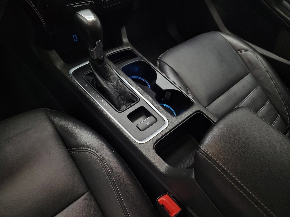 Used 2017 Ford Escape Titanium image 26