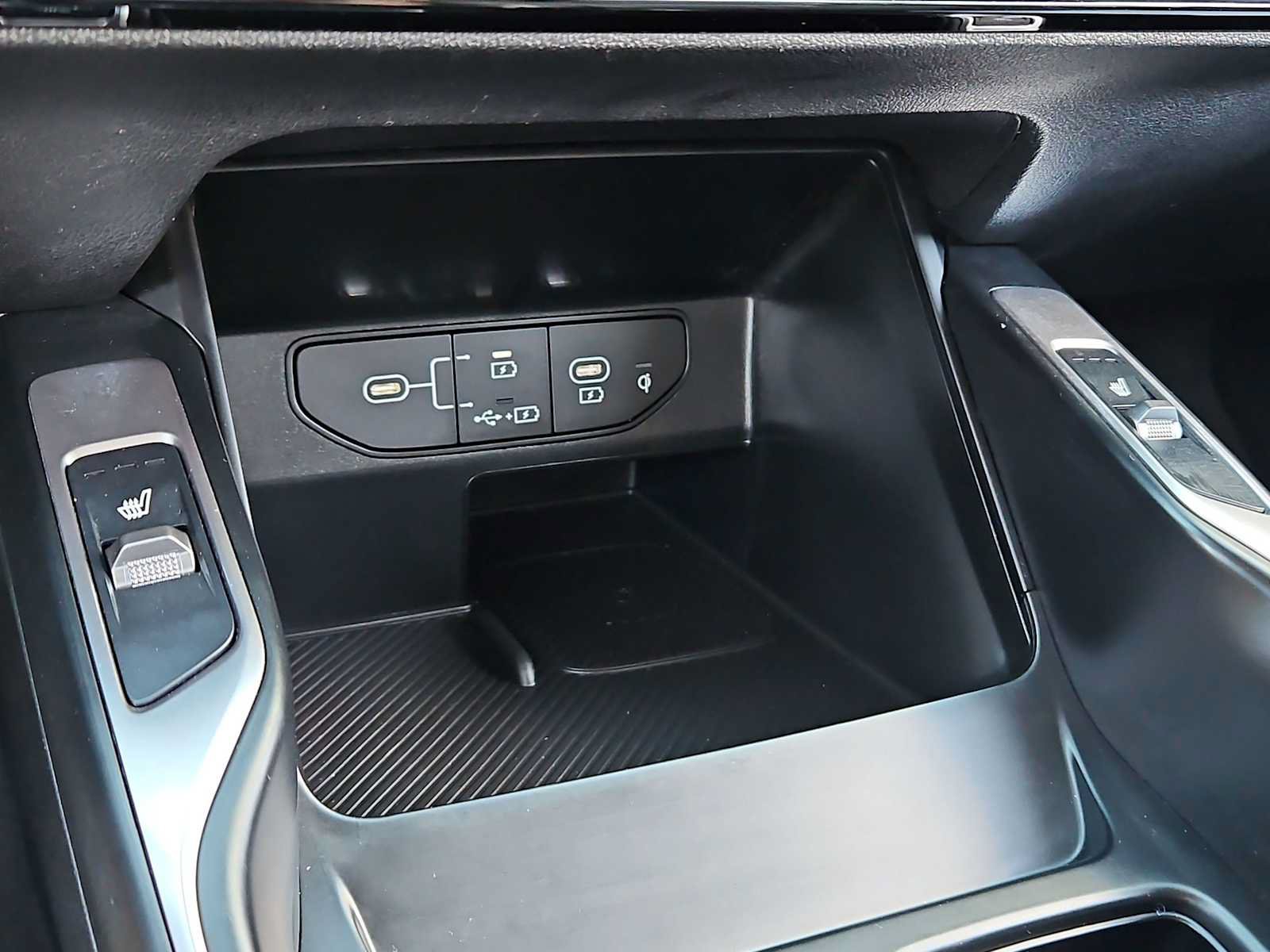 Certified 2025 Kia Sorento S FWD image 34