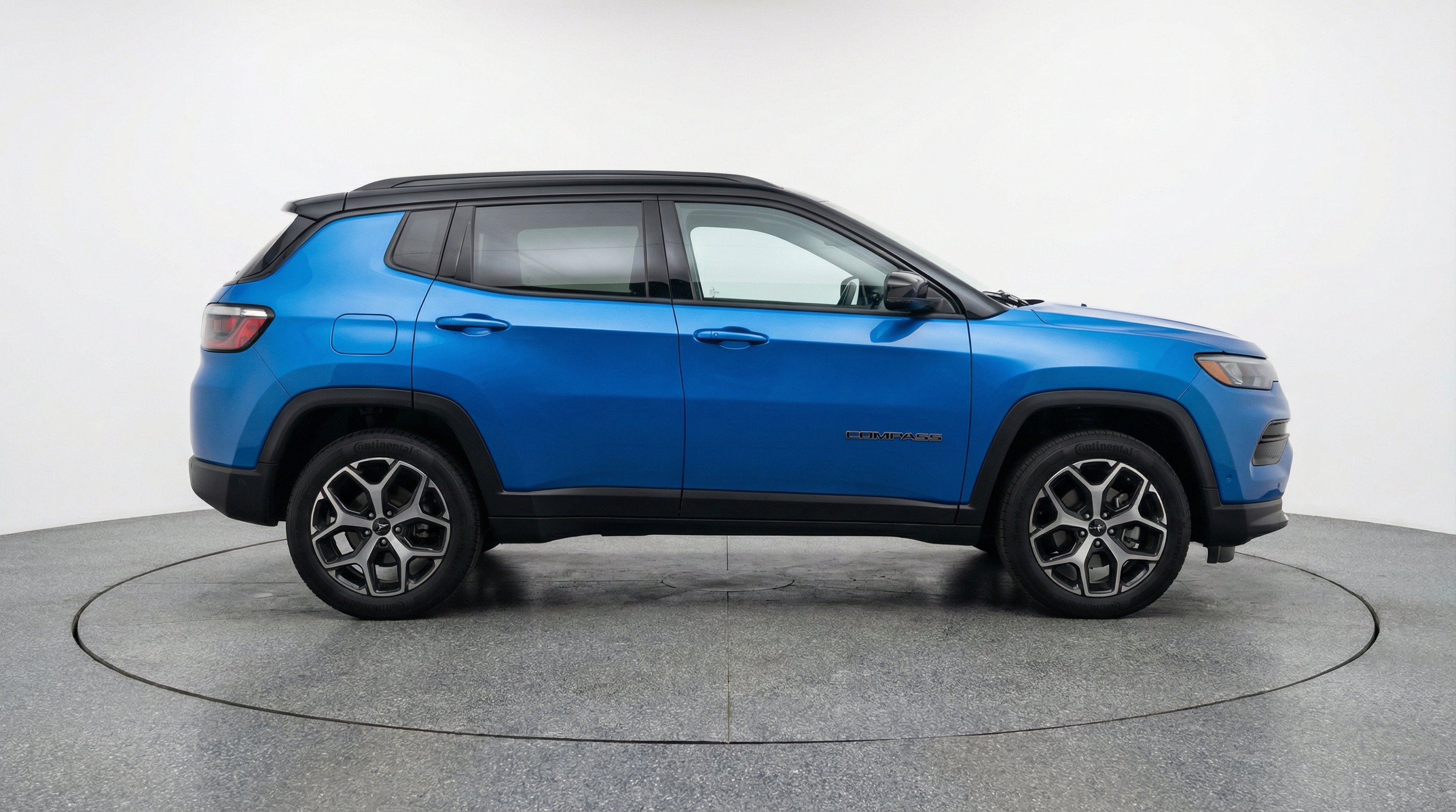 Used 2025 Jeep Compass Limited AWD/4WD image 11