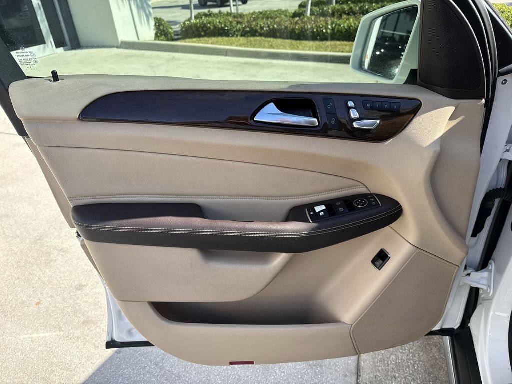 Used 2016 Mercedes-Benz GLE 350 w/ Premium Package image 39