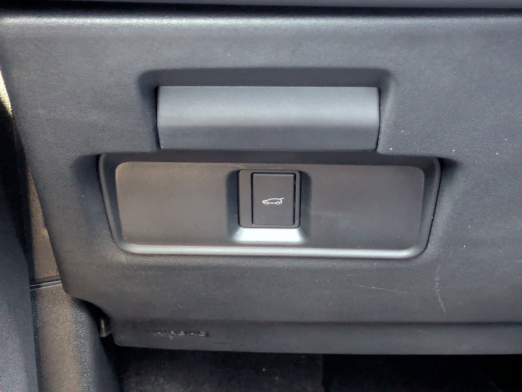 Certified 2025 Land Rover Range Rover Evoque Dynamic SE image 18