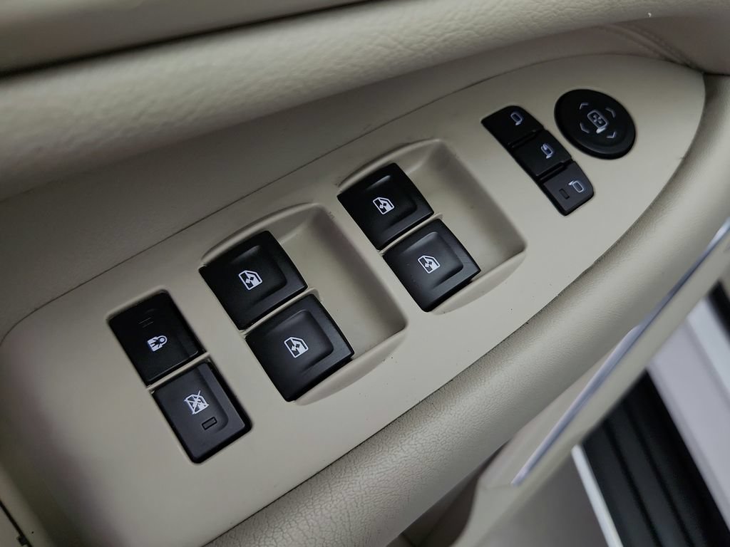Used 2018 Cadillac Escalade Luxury AWD/4WD image 26