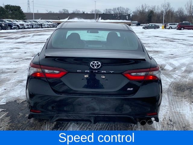 Used 2021 Toyota Camry SE image 4