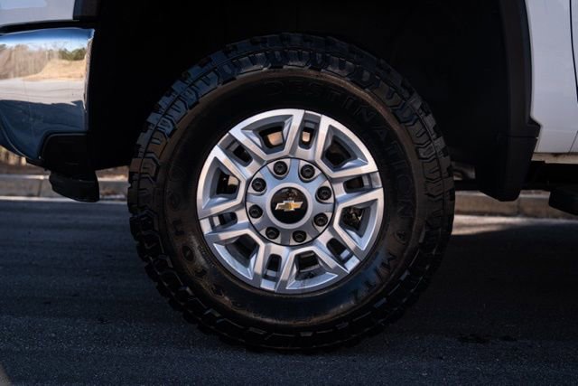 Used 2025 Chevrolet Silverado 2500 LT w/ Convenience Package image 22