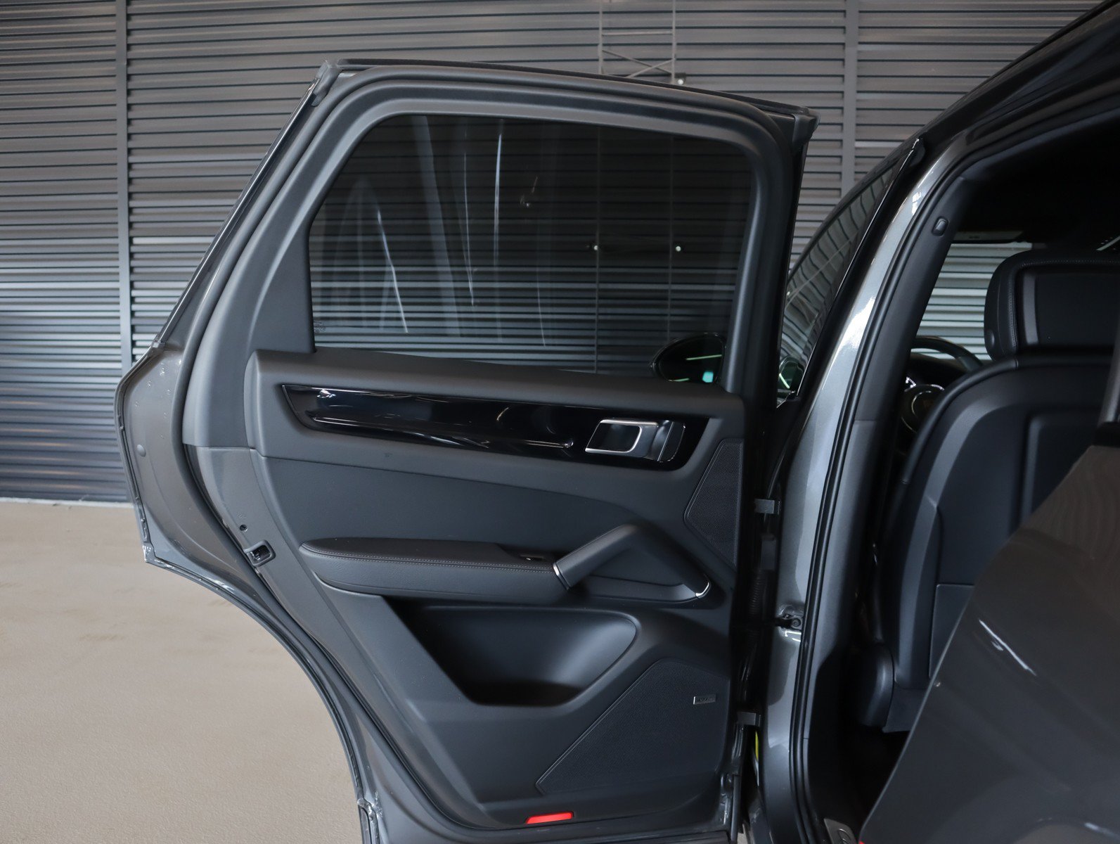 Certified 2023 Porsche Cayenne AWD/4WD image 26