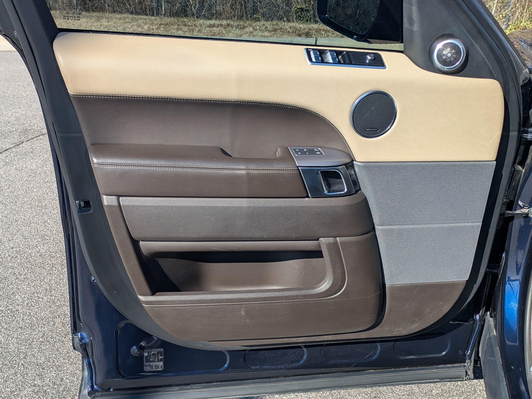 Used 2020 Land Rover Range Rover Sport HSE image 20