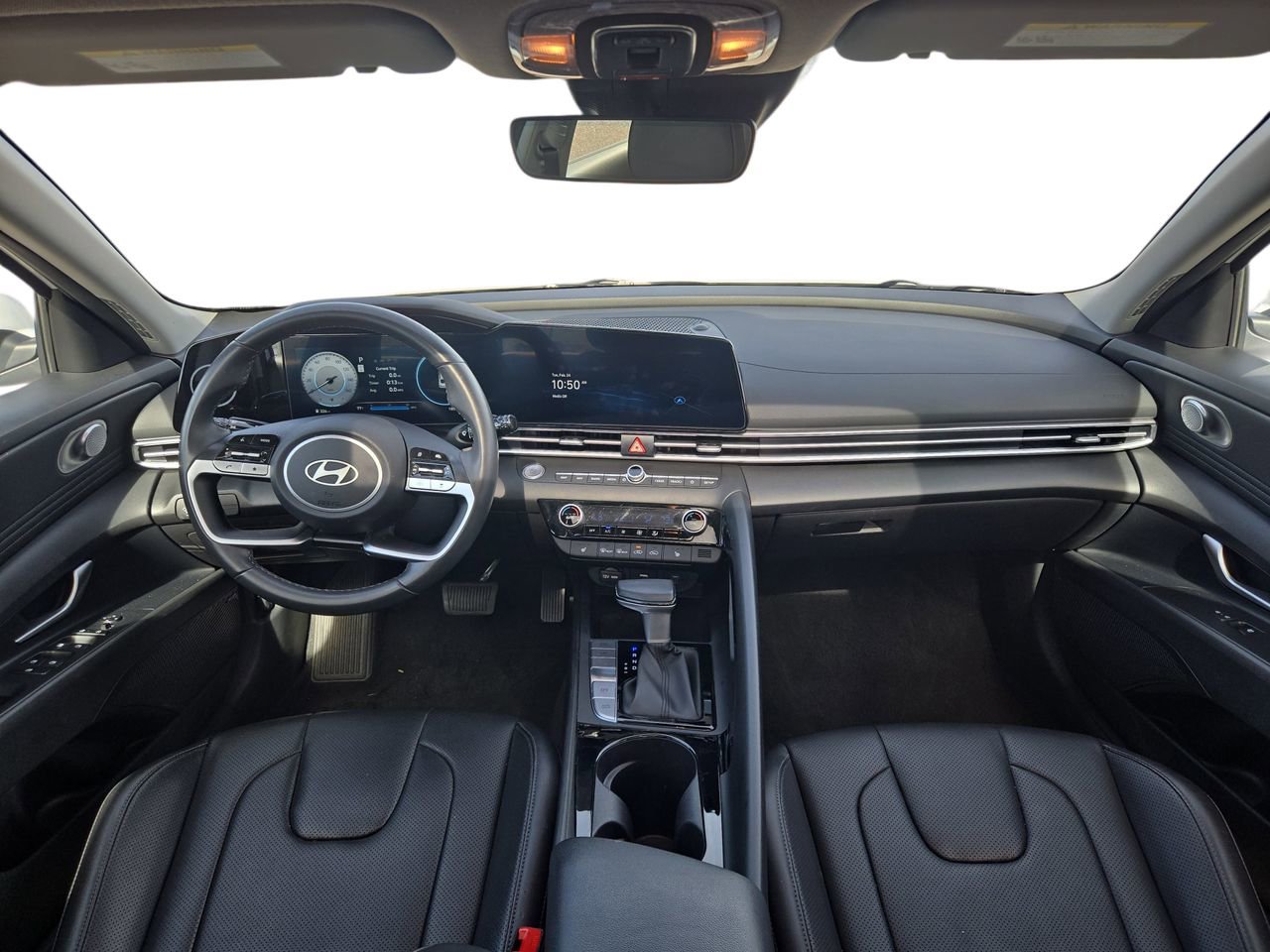 Used 2025 Hyundai Elantra Limited image 9