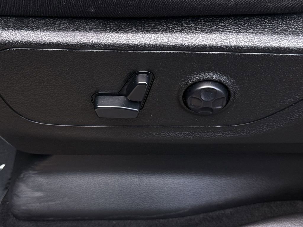 Used 2020 RAM 1500 Big Horn AWD/4WD image 14