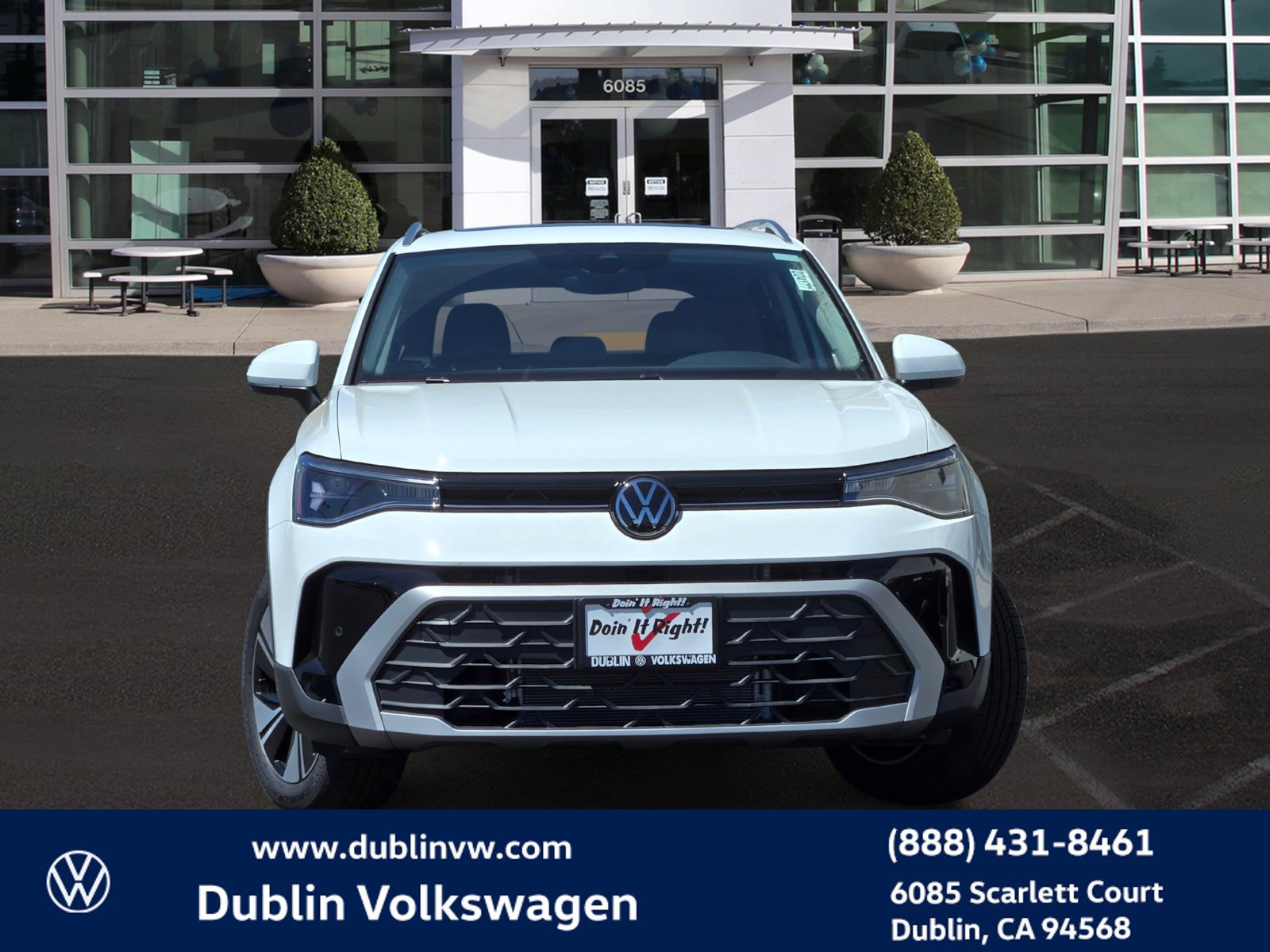New 2026 Volkswagen Taos SE AWD/4WD image 2