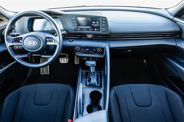 Certified 2025 Hyundai Elantra Sport image 12