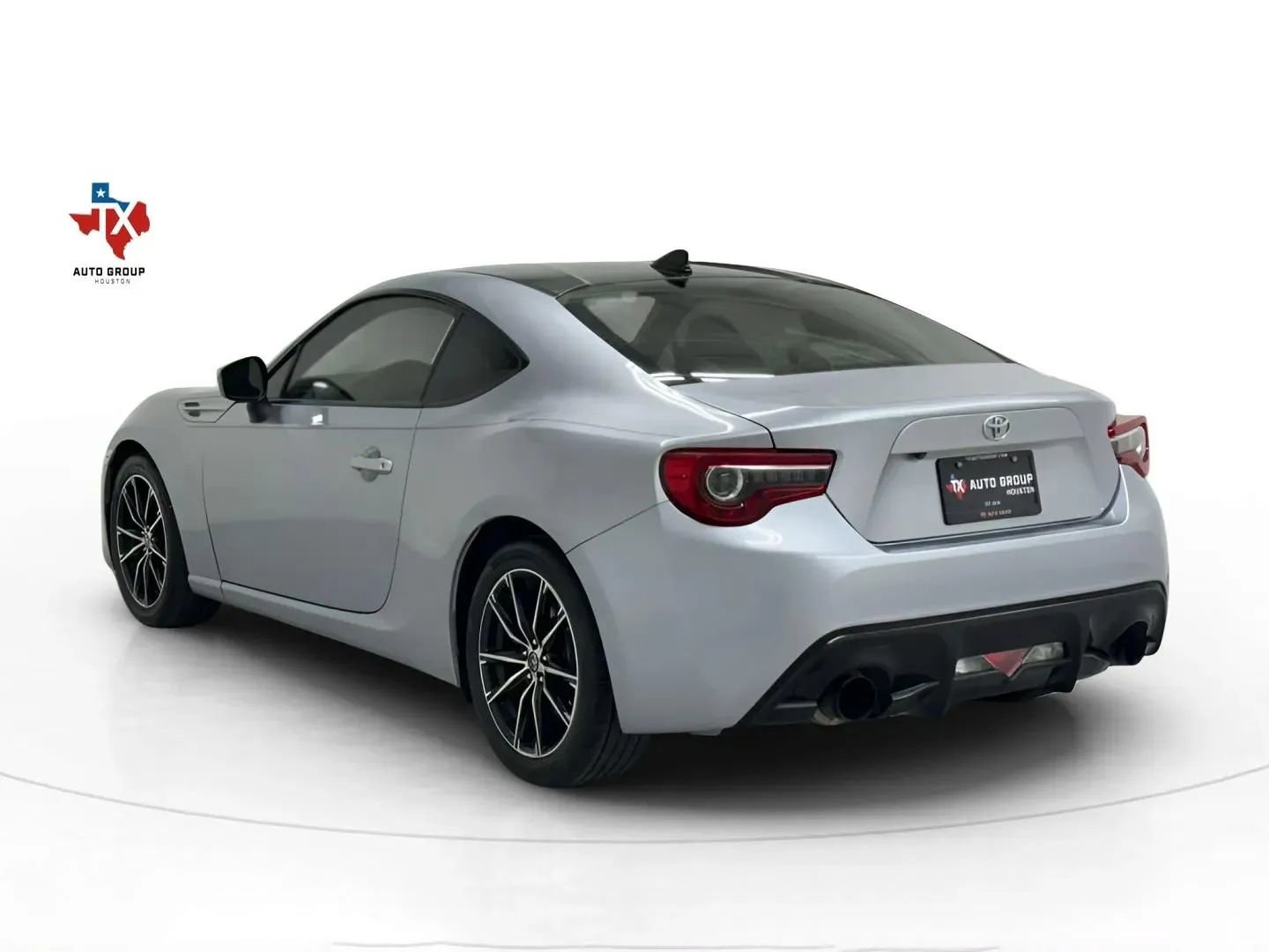 Used 2017 Toyota 86 Coupe 2D image 4