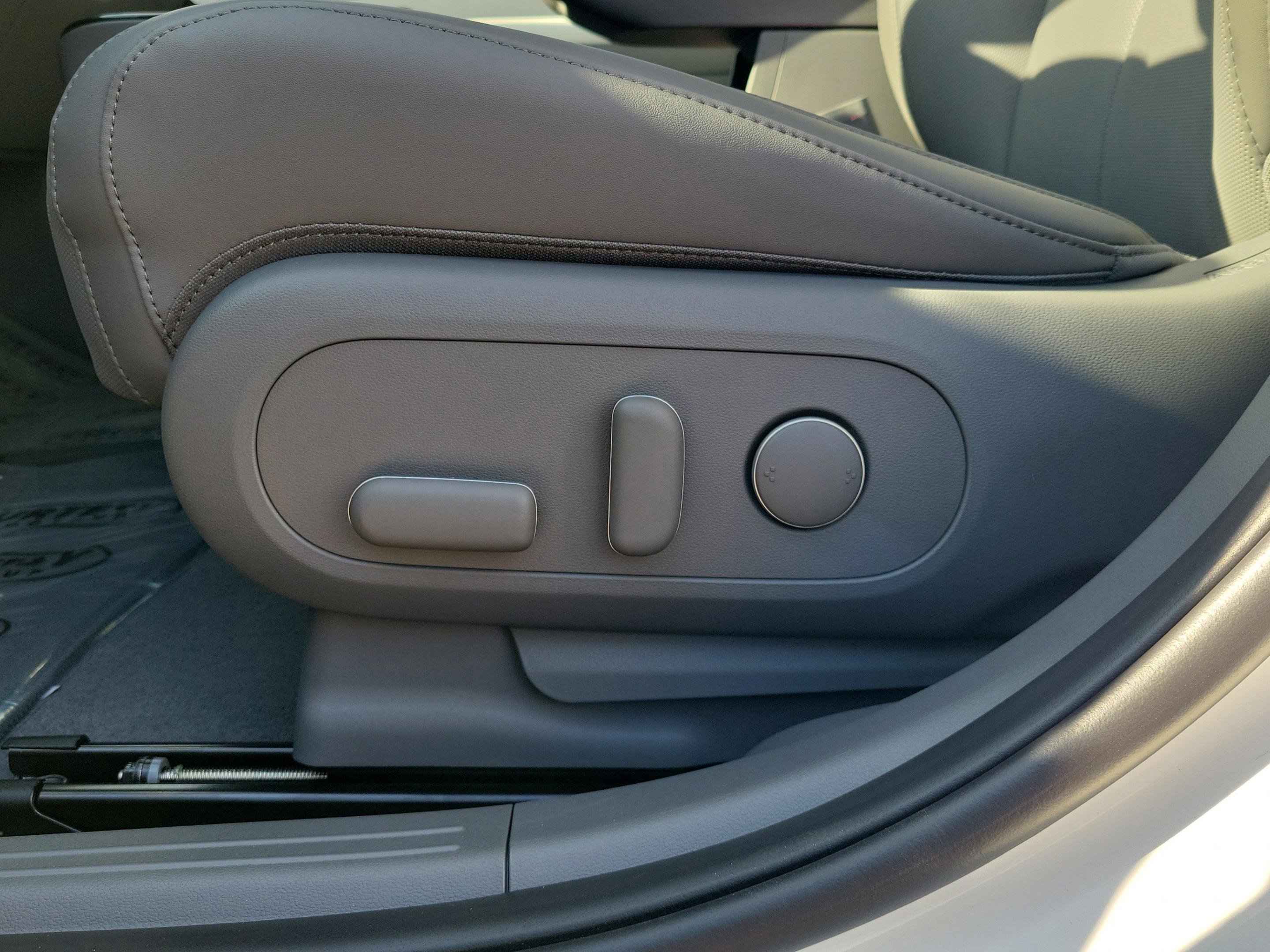 New 2026 Hyundai Ioniq 5 SEL image 14