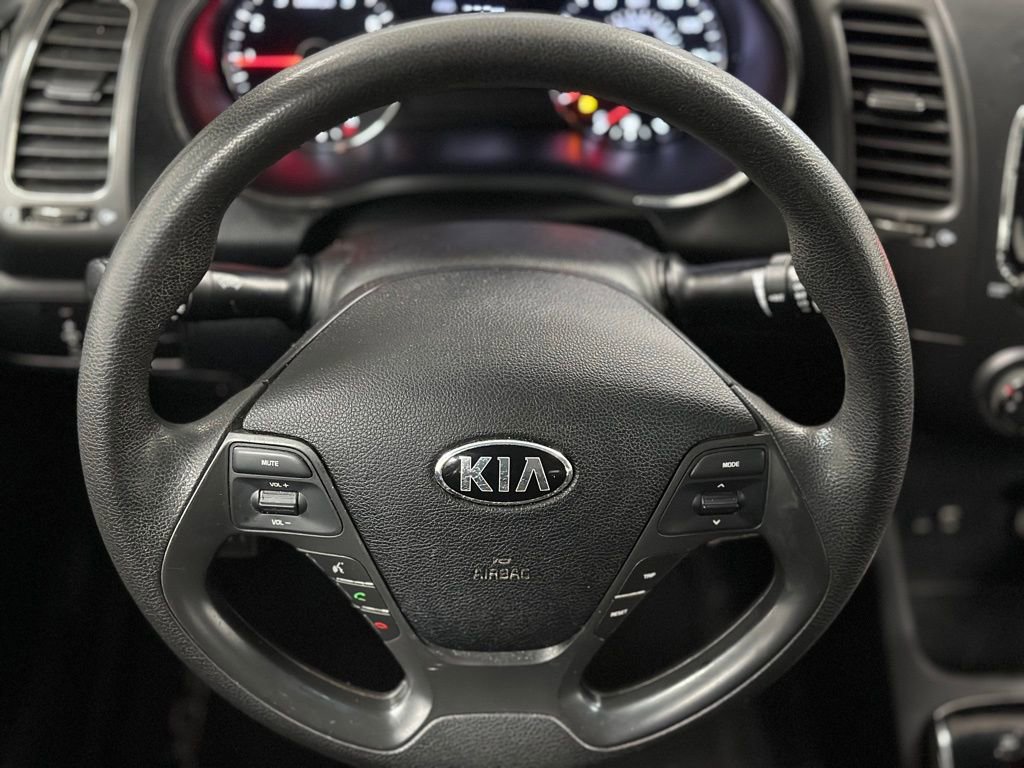 Used 2017 Kia Forte LX image 4