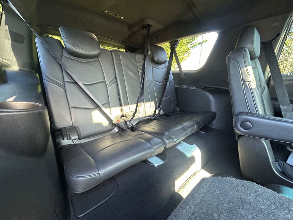 Used 2019 Cadillac Escalade ESV Platinum w/ Escalade Sport Edition image 35