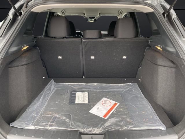 Certified 2025 Nissan Kicks SV image 12