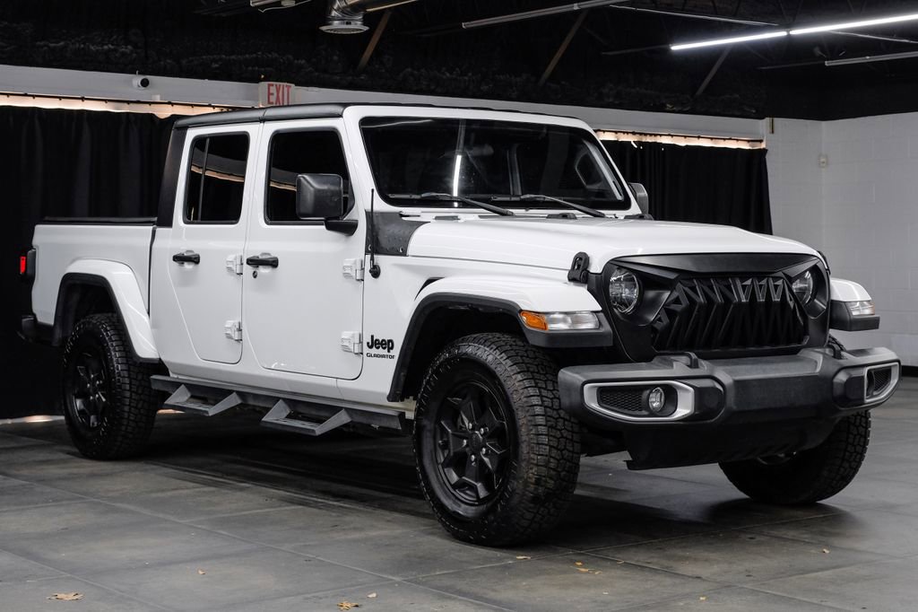 Used 2020 Jeep Gladiator Overland w/ LED Lighting Group AWD/4WD image 8