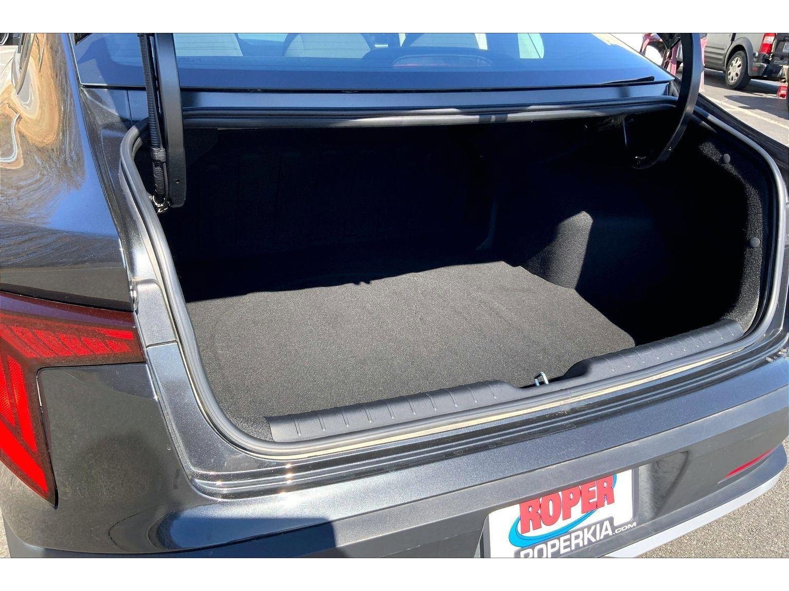 Used 2025 Kia K4 LX image 24