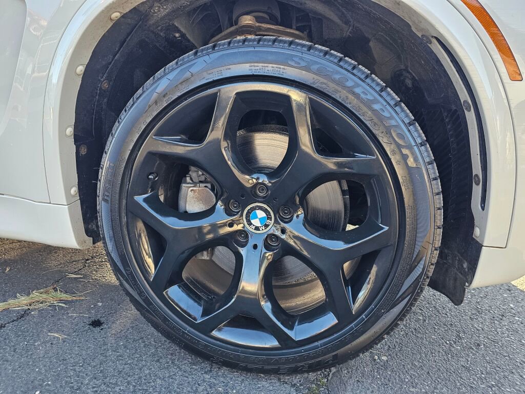 Used 2016 BMW X5 xDrive50i AWD/4WD image 9