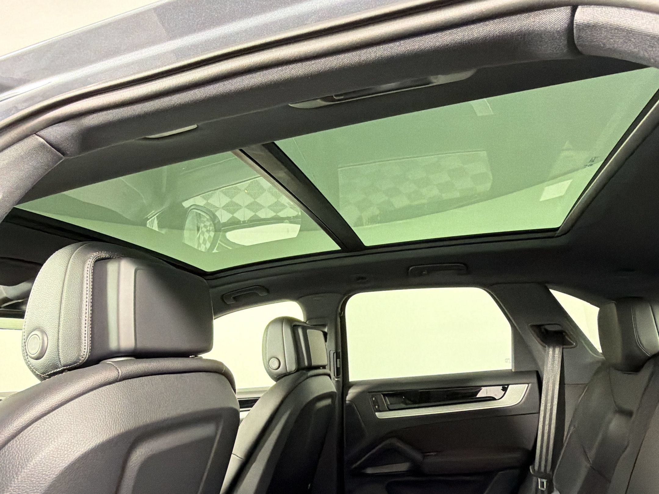Certified 2026 Porsche Cayenne AWD/4WD image 24