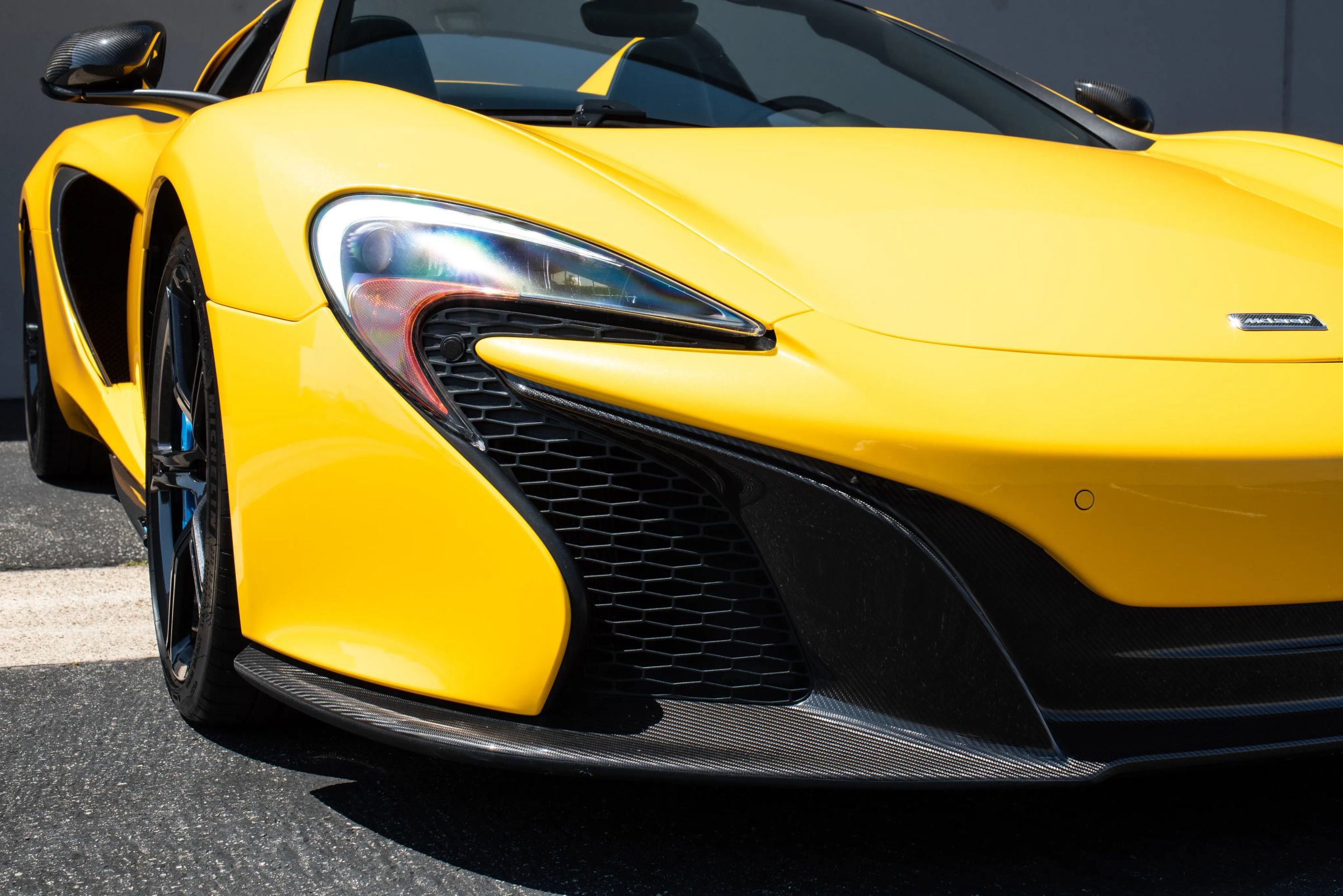 Used 2015 McLaren 650S Spider image 29
