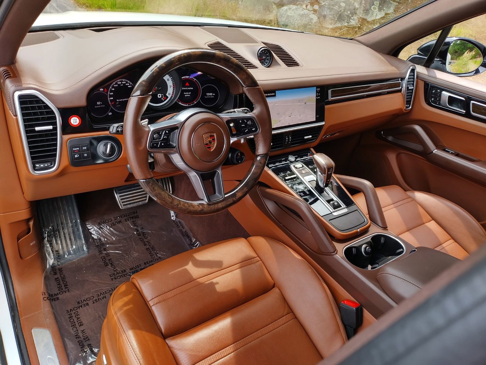 Used 2022 Porsche Cayenne S Platinum image 11