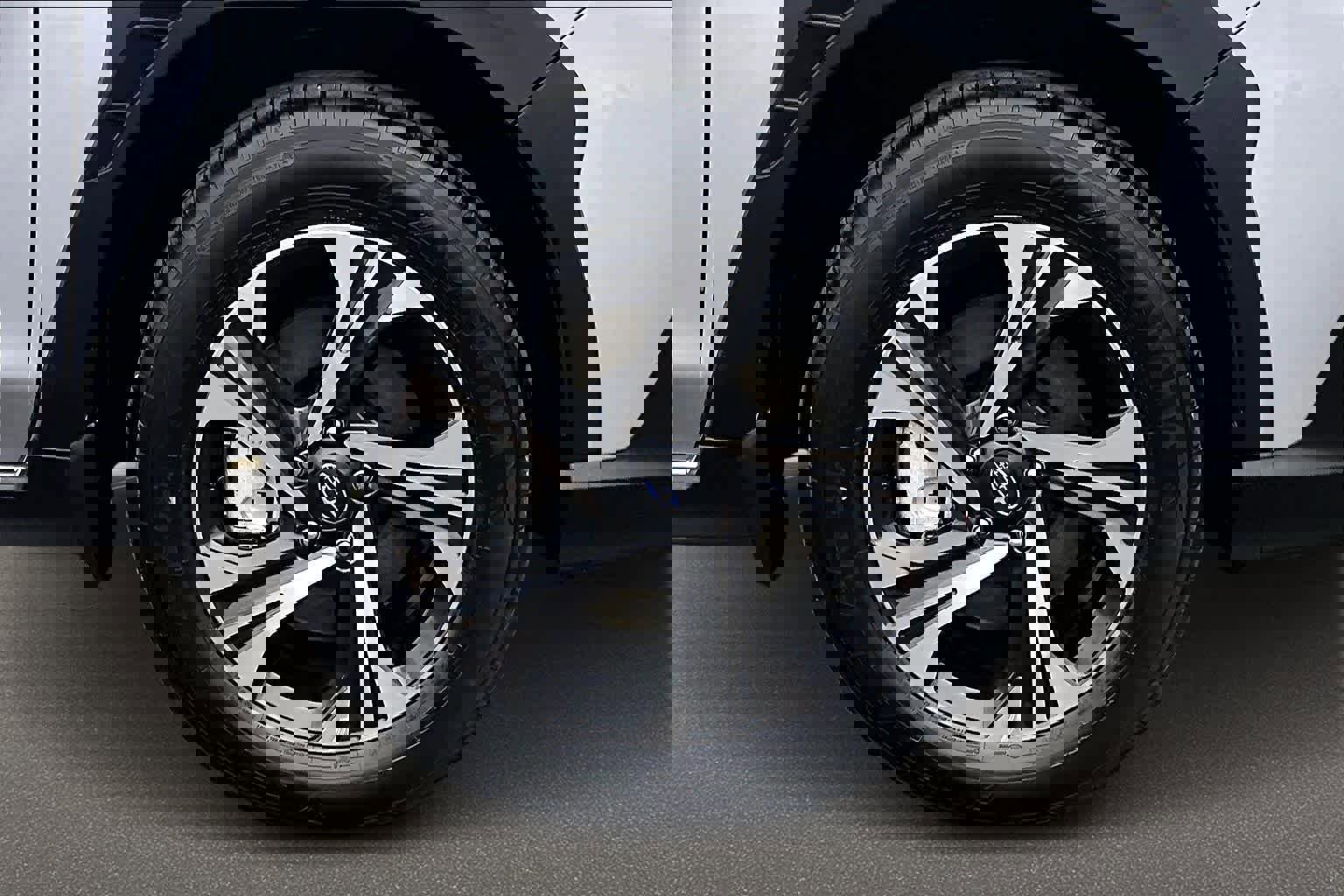 Used 2024 Subaru Crosstrek 2.0i Premium w/ Crosstrek Mirror Package image 34