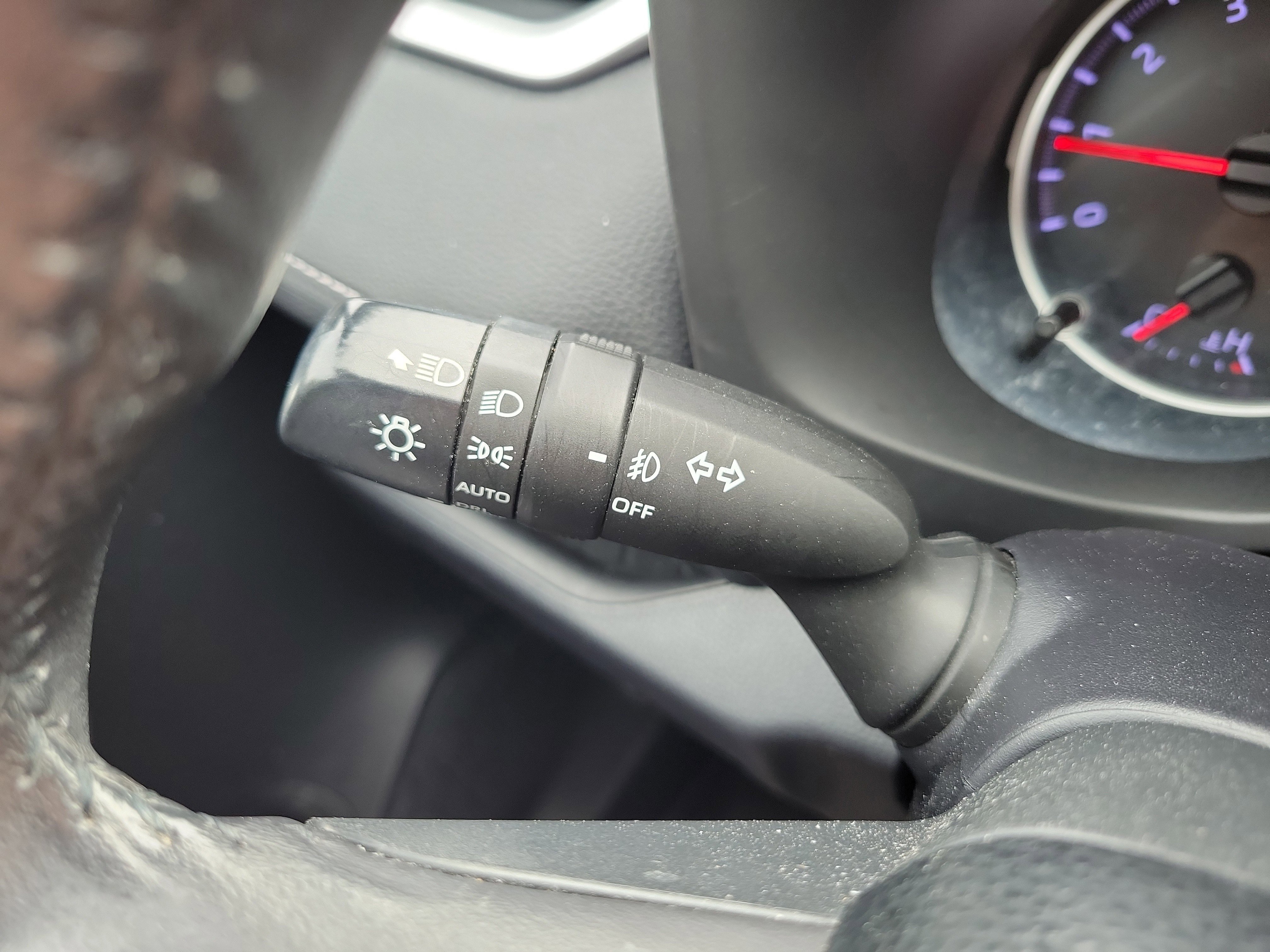 Used 2019 Toyota RAV4 XLE Premium image 31