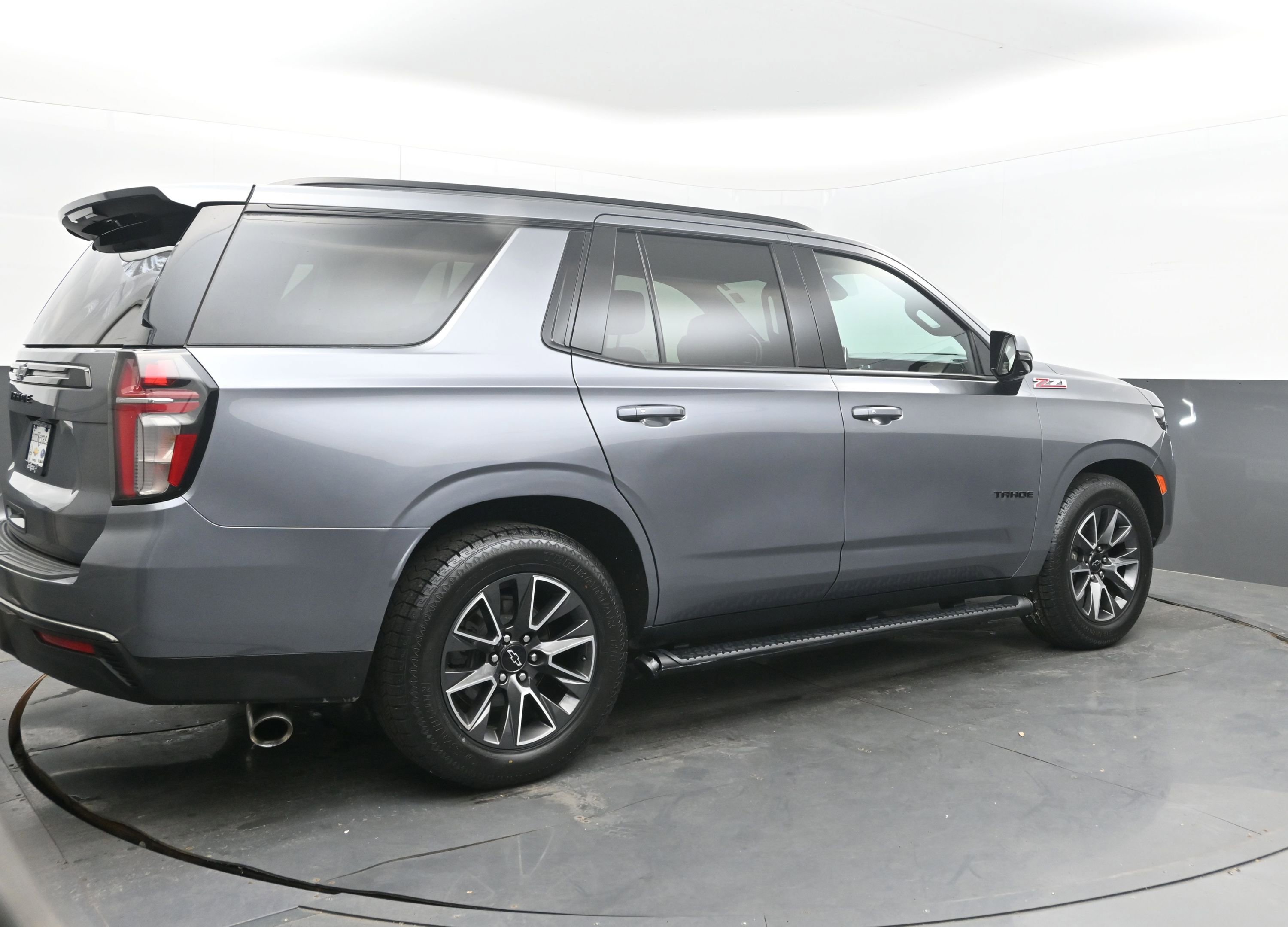 Used 2021 Chevrolet Tahoe Z71 w/ Z71 Off-Road Package AWD/4WD image 7