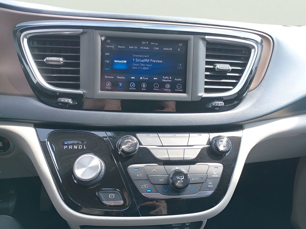 Used 2018 Chrysler Pacifica Touring Plus w/ Tire & Wheel Group image 25