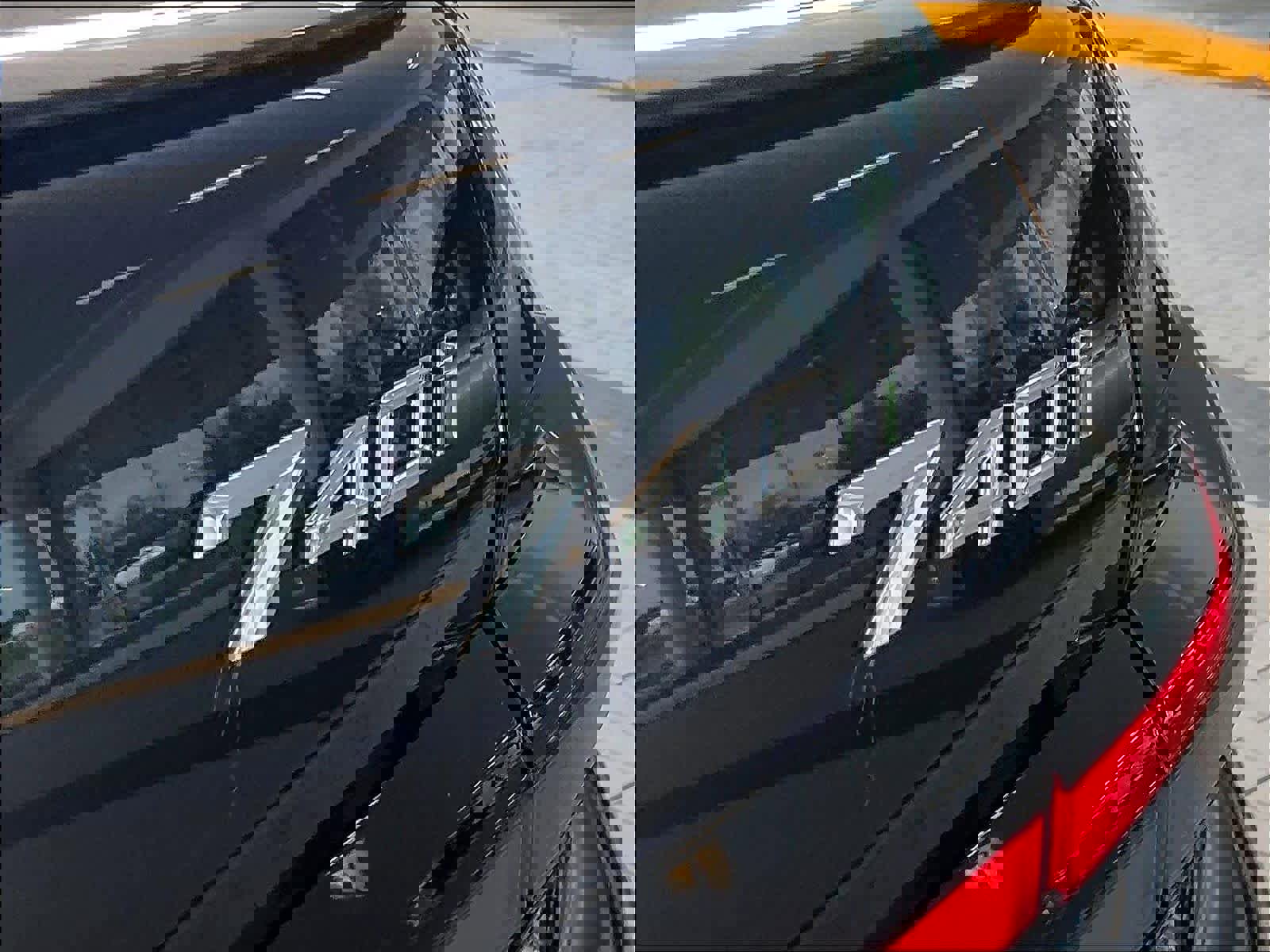 Used 2025 BMW 740i w/ Premium Package image 10