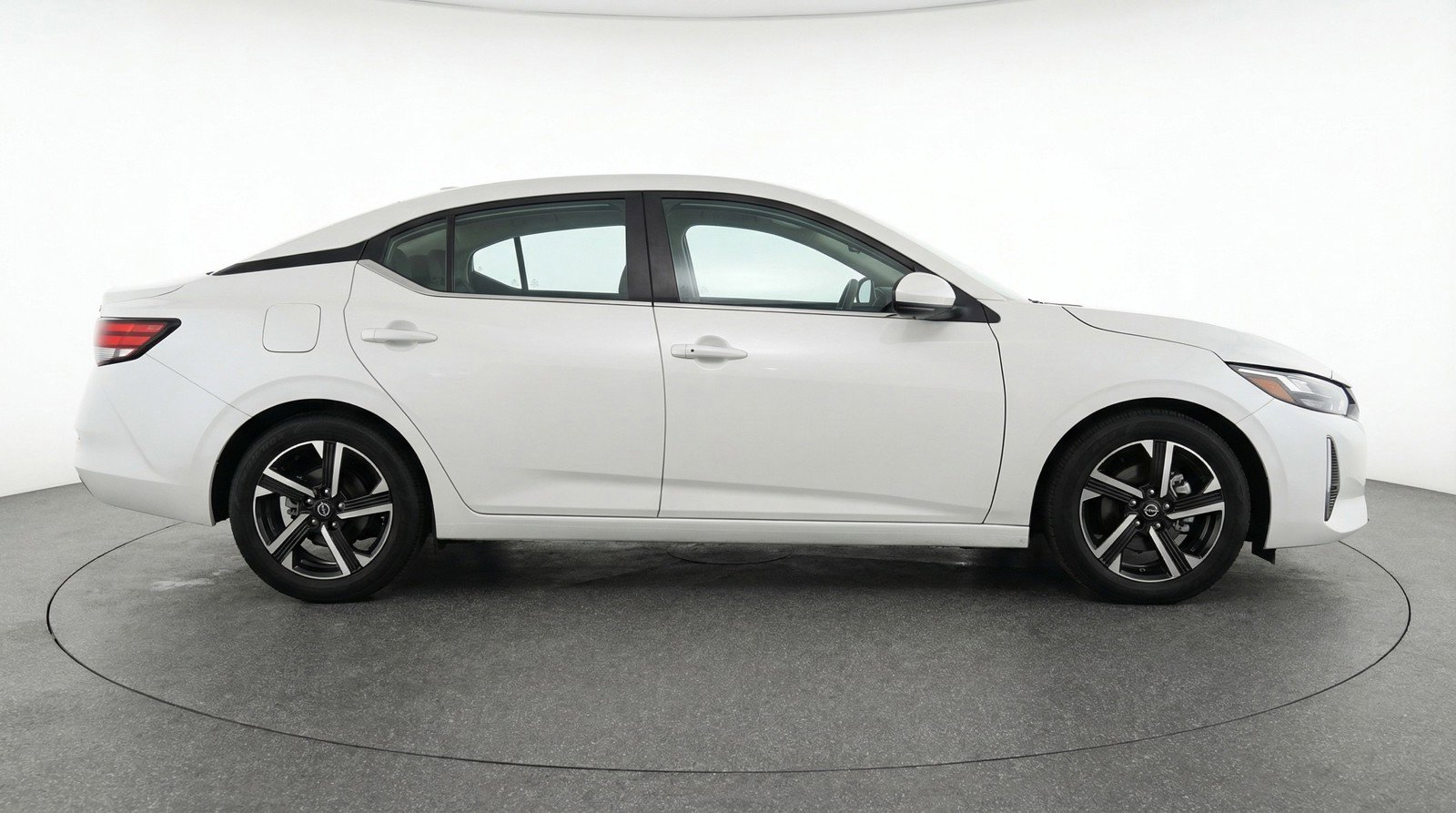 Used 2025 Nissan Sentra SV image 11