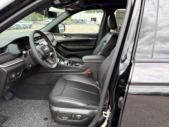 New 2026 Jeep Grand Cherokee Limited AWD/4WD image 12