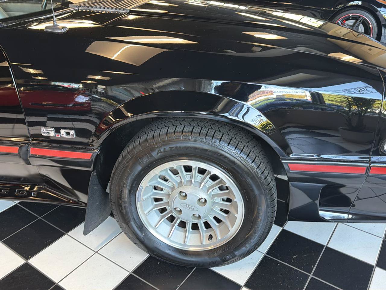 Used 1988 Ford Mustang GT RWD image 5