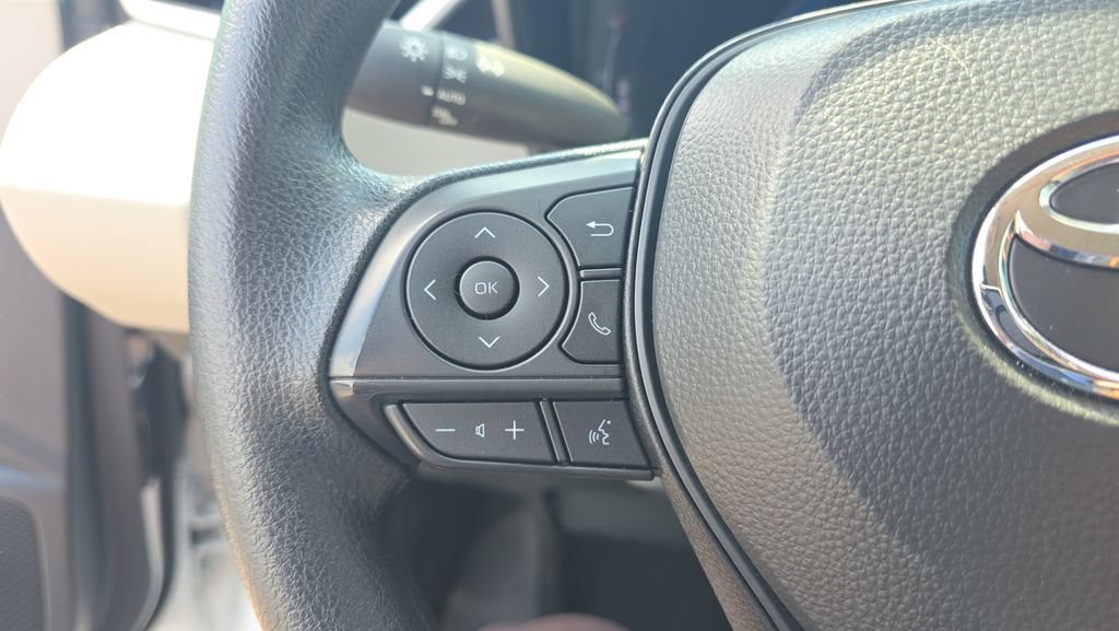 Used 2026 Toyota Corolla LE FWD image 22