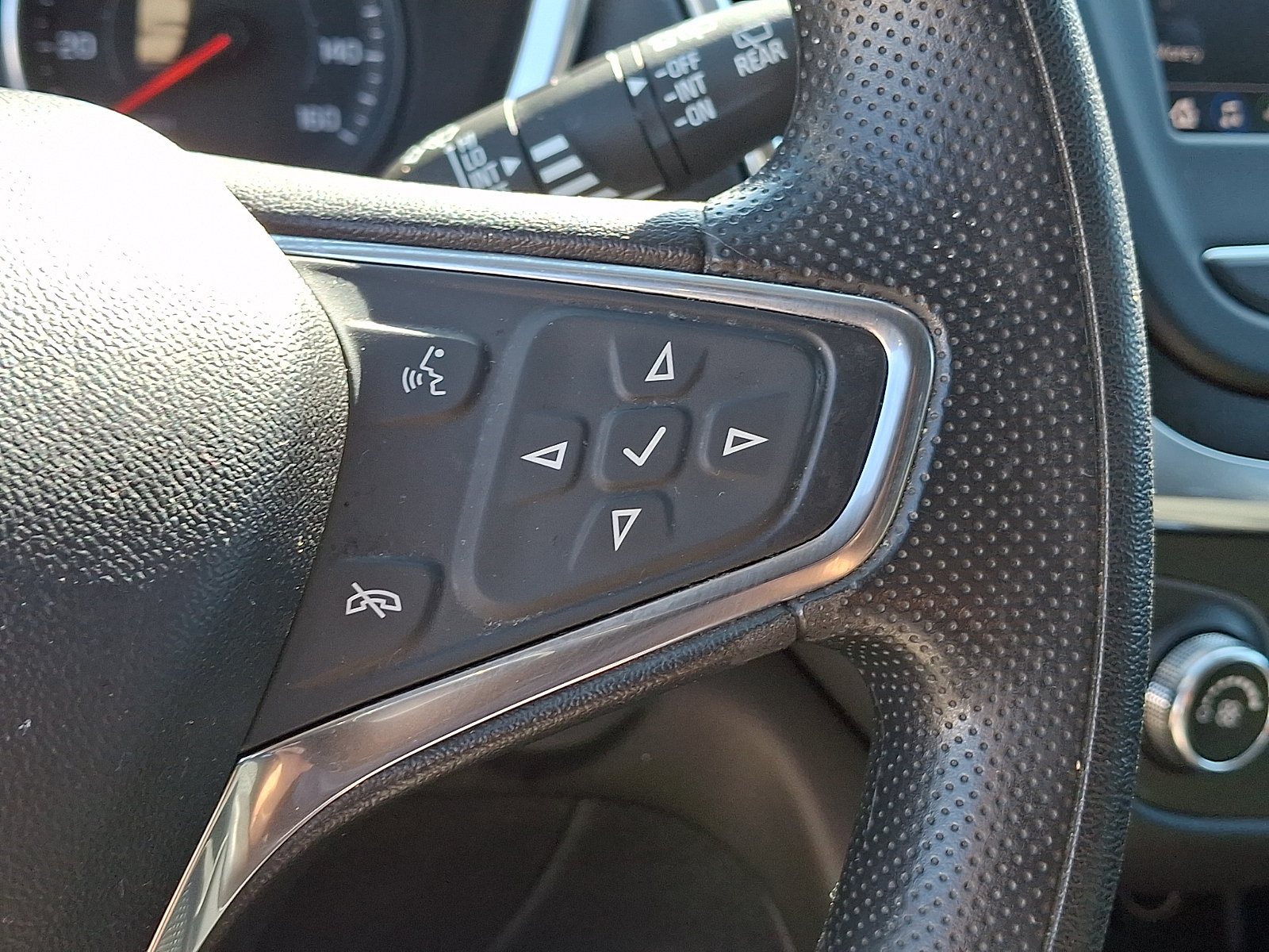 Used 2020 Chevrolet Equinox LT AWD/4WD image 21