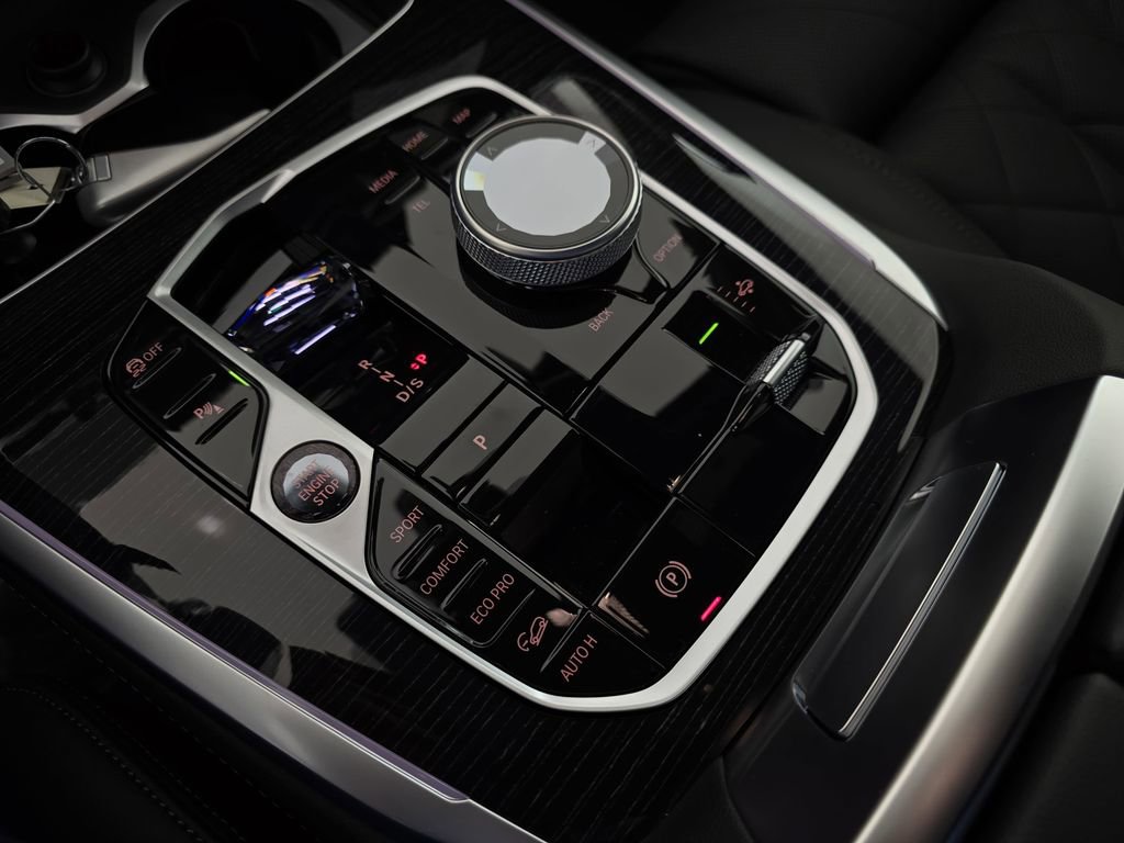 New 2026 BMW X7 xDrive40i w/ Executive Package image 26