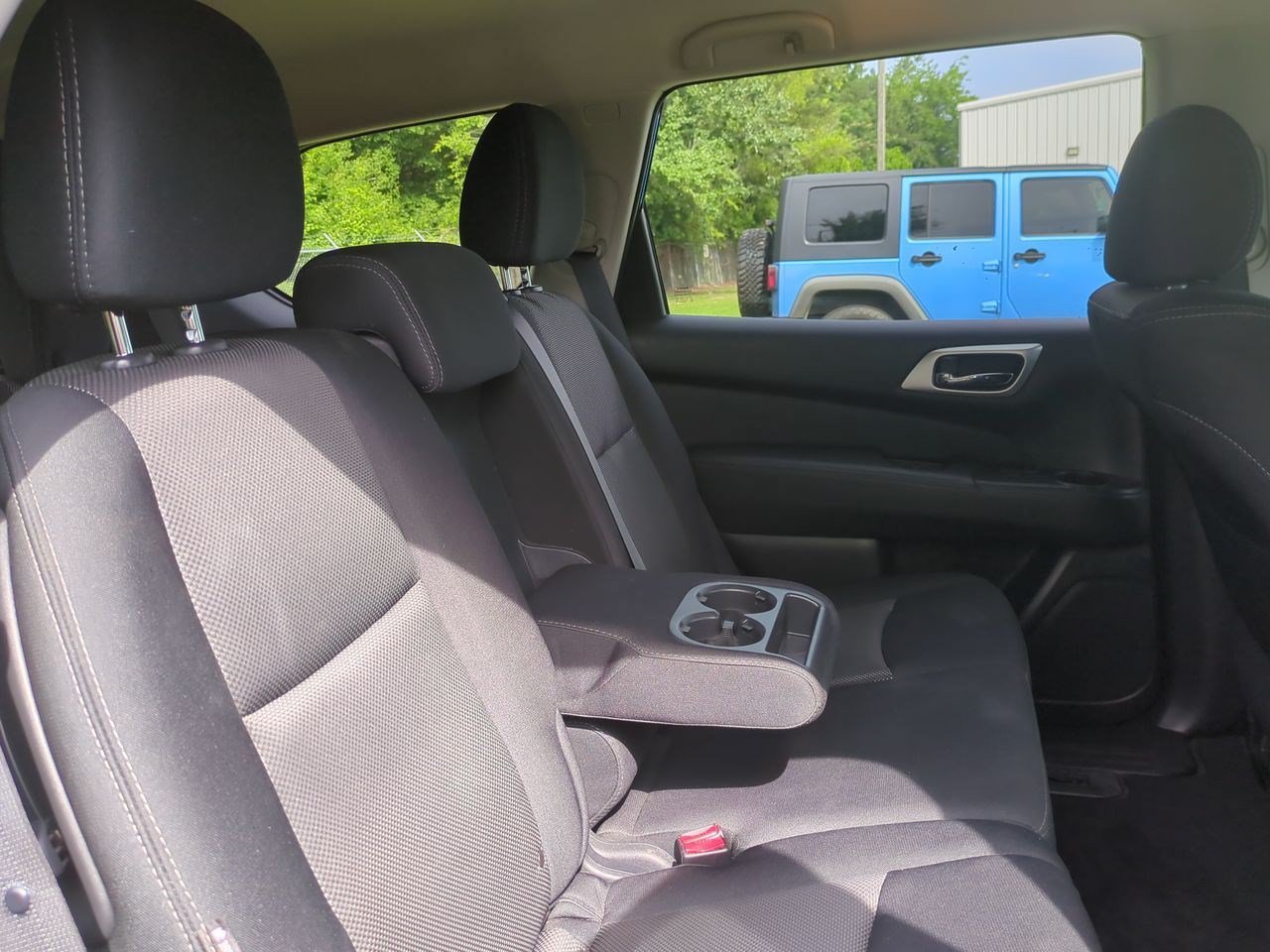 Certified 2020 Nissan Pathfinder SV FWD image 39