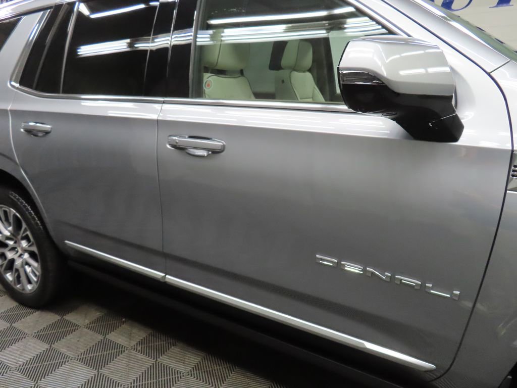 Used 2025 GMC Yukon Denali w/ Denali Reserve Package AWD/4WD image 42