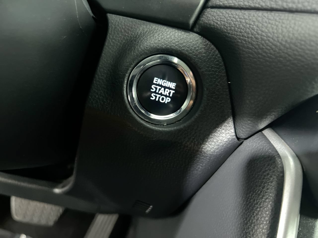 Used 2024 Toyota RAV4 XLE FWD image 16