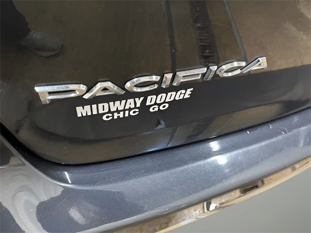 Used 2020 Chrysler Pacifica Touring-L FWD image 31